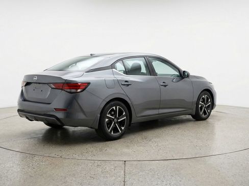 Used 2025 Nissan Sentra SV FWD image 9