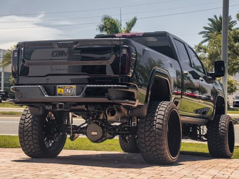 Used 2024 GMC Sierra 3500 Denali Ultimate AWD/4WD image 5