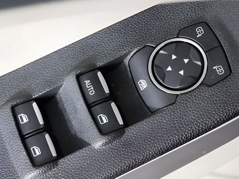 Used 2021 Ford EcoSport S image 36