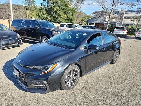 Used 2022 Toyota Corolla SE image 1