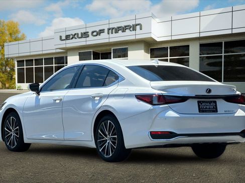 Used 2025 Lexus ES 300h w/ Premium Package FWD image 3