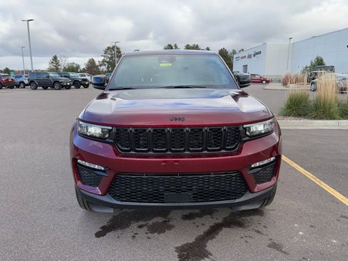 New 2025 Jeep Grand Cherokee Limited w/ Black Appearance Package AWD/4WD image 7