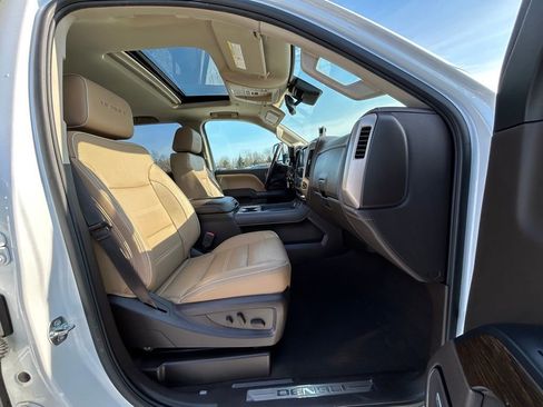 Used 2019 GMC Sierra 3500 Denali w/ Duramax Plus Package image 12