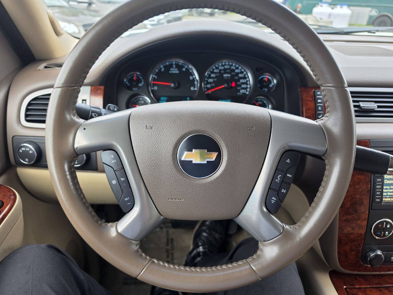 Used 2011 Chevrolet Avalanche LTZ AWD/4WD image 16