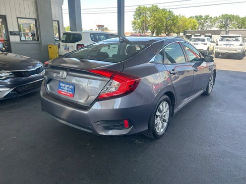 Used 2018 Honda Civic EX image 7