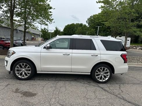 Used 2019 Ford Expedition Platinum AWD/4WD image 2