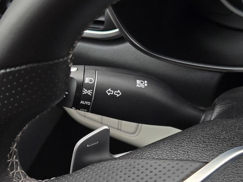 Used 2023 Genesis G70 2.0T RWD image 25
