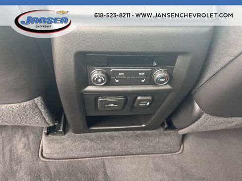 Used 2023 Chevrolet Traverse Premier FWD image 21
