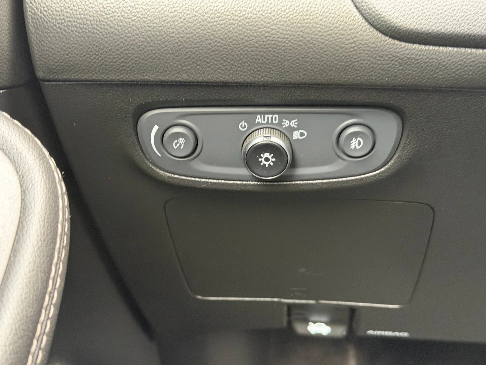 Used 2021 Buick Encore GX Essence w/ Experience Buick Package AWD/4WD image 12