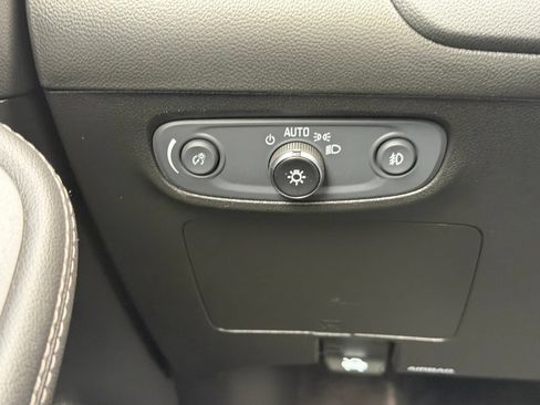Used 2021 Buick Encore GX Essence w/ Experience Buick Package AWD/4WD image 12