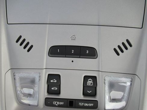 Used 2024 GMC Terrain SLT w/ Infotainment Package II AWD/4WD image 29