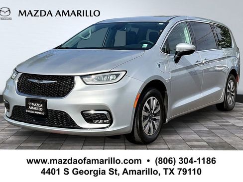 Used 2023 Chrysler Pacifica Touring-L FWD image 1