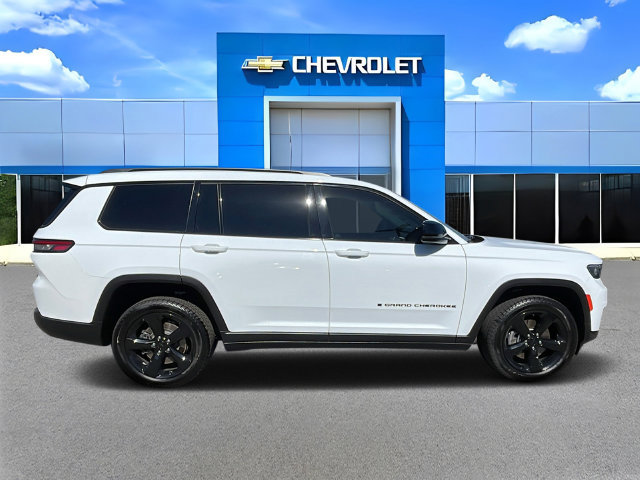 Used 2023 Jeep Grand Cherokee L Limited w/ Black Appearance Package RWD image 2