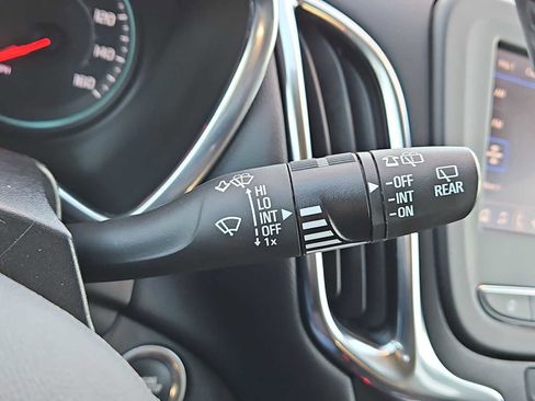 Used 2022 Chevrolet Equinox LT image 25