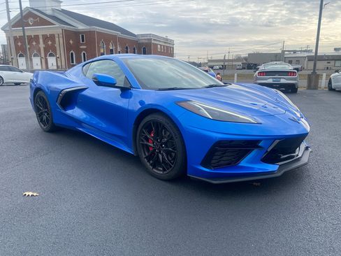 Used 2025 Chevrolet Corvette Stingray Coupe w/ 1LT image 3