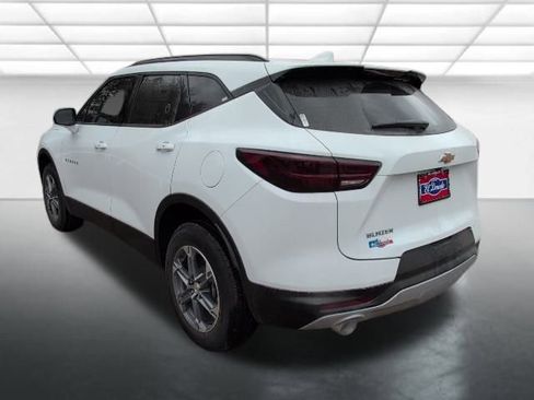 New 2026 Chevrolet Blazer LT image 2