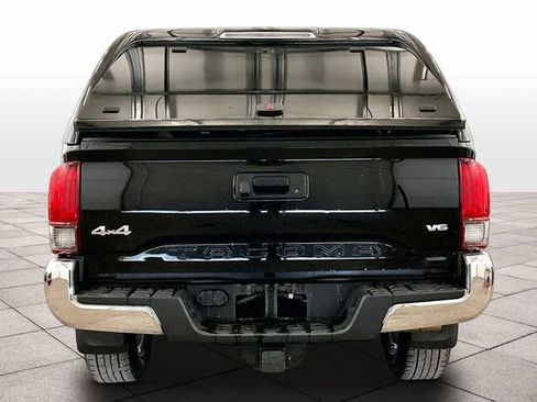 Used 2019 Toyota Tacoma SR5 AWD/4WD image 5