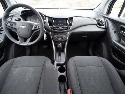 Used 2022 Chevrolet Trax LS w/ Tint and Cruise Package image 13