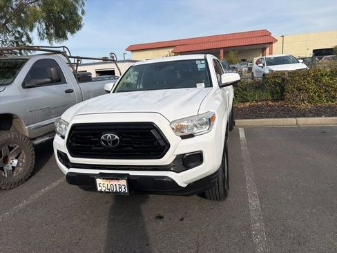 Certified 2020 Toyota Tacoma SR image 15