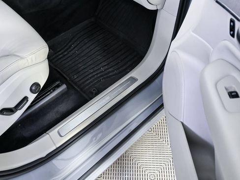 Certified 2024 Volvo XC90 T8 Plus w/ Protection Package Premier image 27