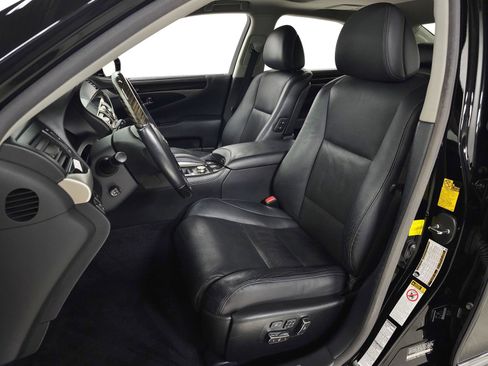 Used 2014 Lexus LS 460 AWD w/ Comfort Package image 16