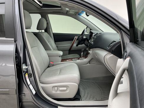 Used 2013 Toyota Highlander Limited image 26