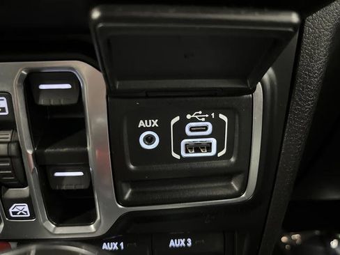 Used 2024 Jeep Wrangler Willys image 22