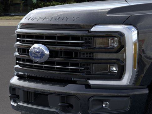 New 2026 Ford F250 Platinum w/ FX4 Off-Road Package AWD/4WD image 17