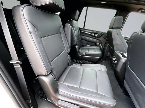 Used 2021 GMC Yukon Denali w/ Denali Premium Package AWD/4WD image 25