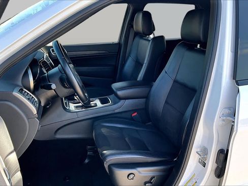 Used 2021 Jeep Grand Cherokee Laredo X RWD image 8
