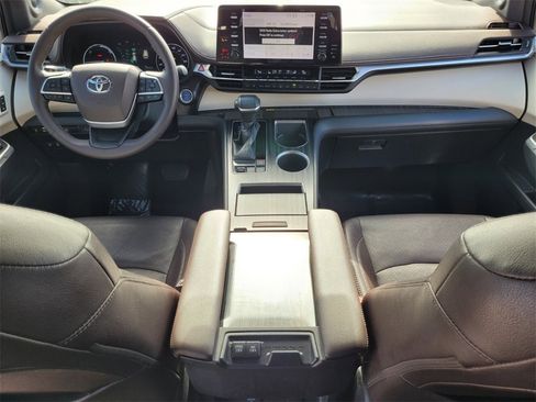 Used 2021 Toyota Sienna Platinum image 20