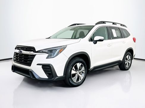 Used 2023 Subaru Ascent Premium w/ Convenience Package image 3