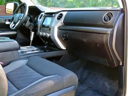 Used 2014 Toyota Tundra SR5 w/ SR5 Upgrade Package AWD/4WD image 36