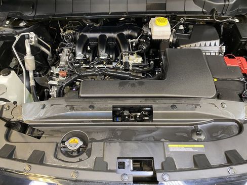 Used 2025 Nissan Pathfinder SV AWD/4WD image 10
