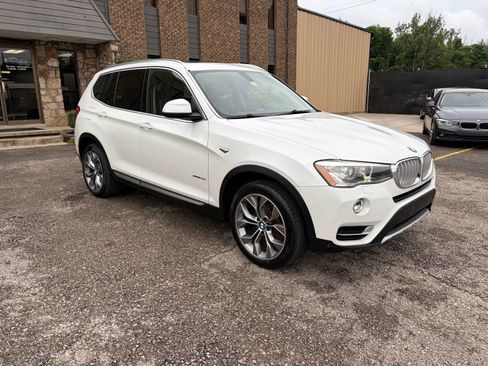 Used 2016 BMW X3 xDrive28i AWD/4WD image 3