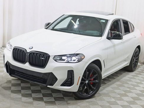 Used 2024 BMW X4 M40i w/ Premium Package image 5