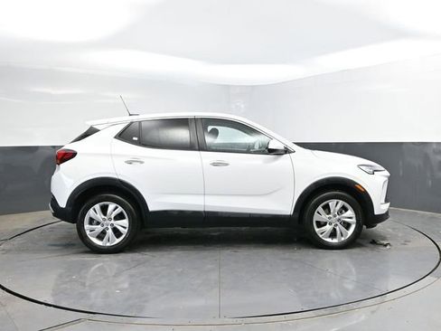 Used 2025 Buick Encore GX Preferred AWD/4WD image 12