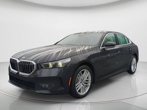 New 2025 BMW 530i w/ Premium Package image 2