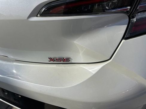 Used 2019 Toyota Corolla XSE FWD image 4