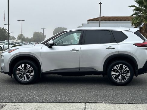Used 2022 Nissan Rogue SV image 7