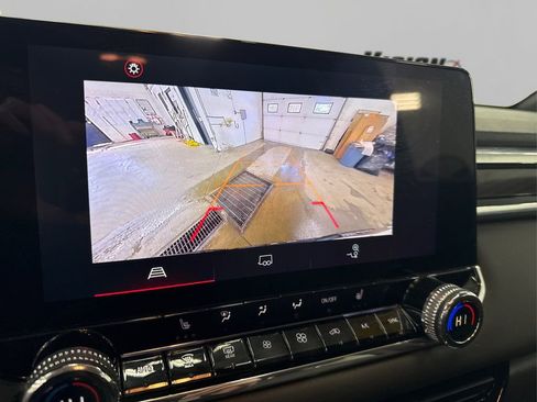 Used 2024 GMC Canyon Elevation w/ Elevation Premium Package image 29