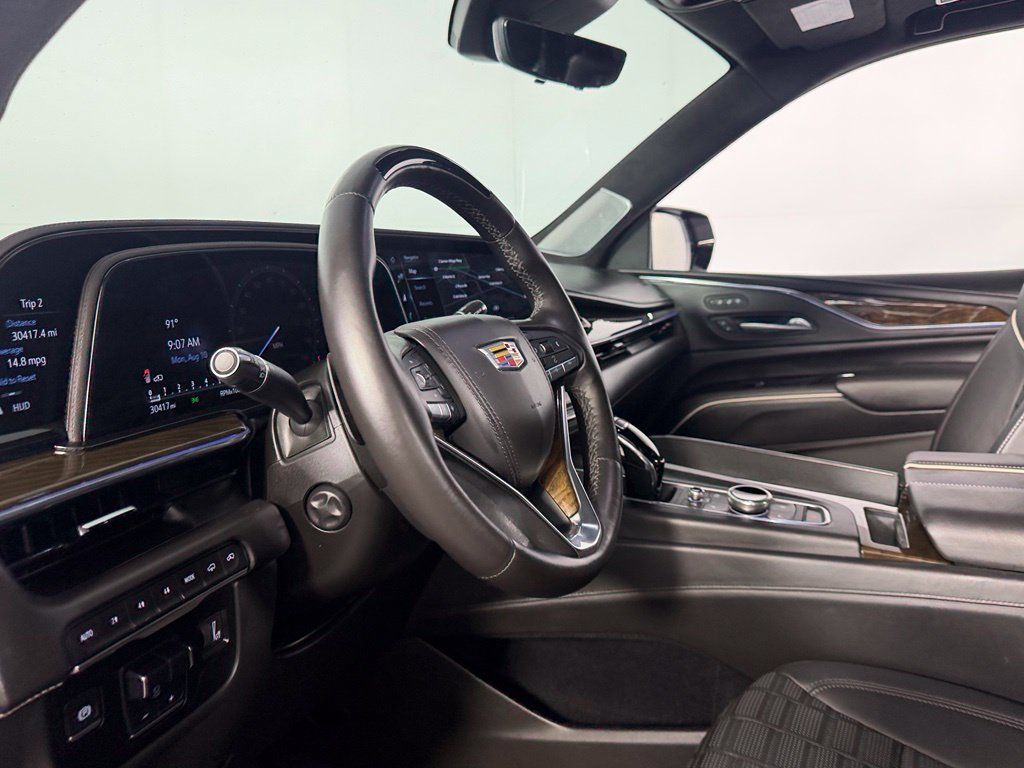 Used 2024 Cadillac Escalade ESV Sport Platinum w/ LPO, ONYX Package AWD/4WD image 18