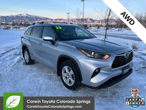 Used 2023 Toyota Highlander LE image 1