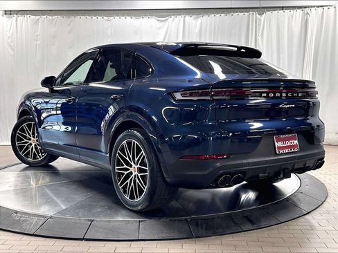 Used 2026 Porsche Cayenne Coupe AWD/4WD image 3