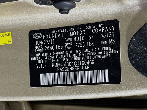 Used 2012 Hyundai Genesis 3.8 w/ Premium Pkg image 12