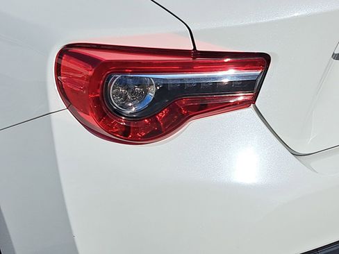 Used 2020 Toyota 86 RWD image 33