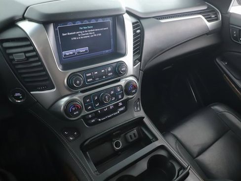 Used 2019 Chevrolet Suburban Premier image 27