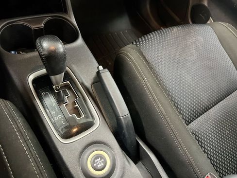 Used 2016 Mitsubishi Outlander SE image 17