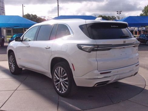 Used 2025 Buick Enclave Avenir w/ Trailering Package, 5000 lbs. image 17