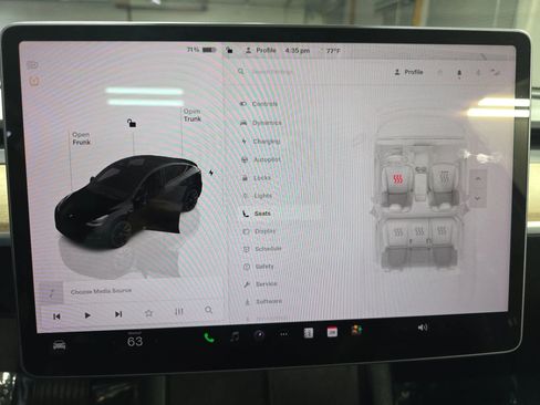 Used 2022 Tesla Model Y Long Range AWD/4WD image 28